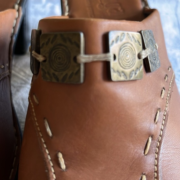 Tsonga tan leather open back mules. From South Africa. Size 7. New - Picture 6 of 7